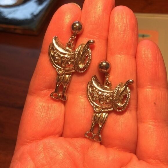 Saddle Earrings - Picture 3 of 4
